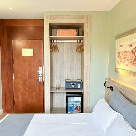 Petit terrace zimmer